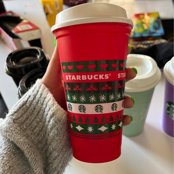 Bundle of Starbucks reusable cups - Picture 4 of 6